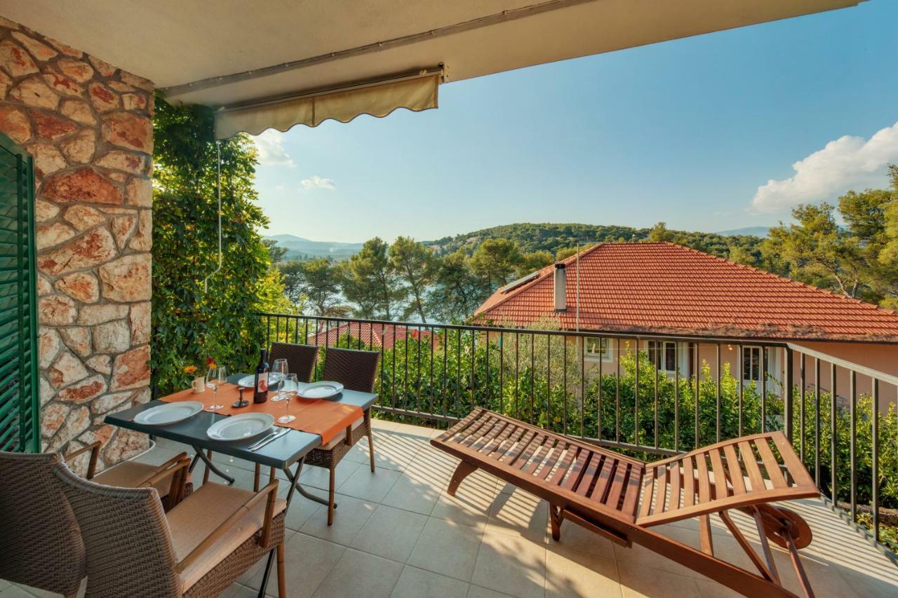Figa Apartman Benko Milatic Jelsa  Esterno foto