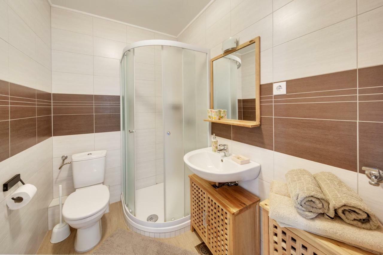 Figa Apartman Benko Milatic Jelsa  Esterno foto