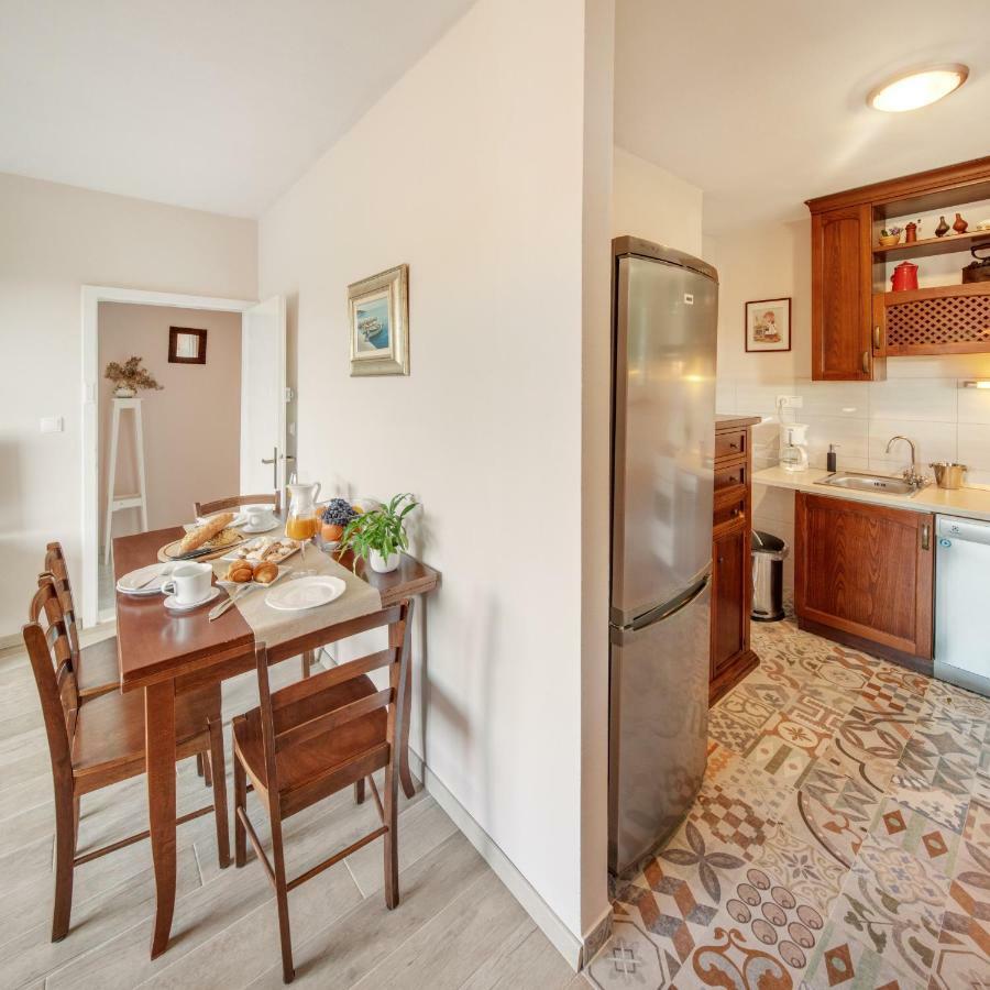 Figa Apartman Benko Milatic Jelsa  Esterno foto