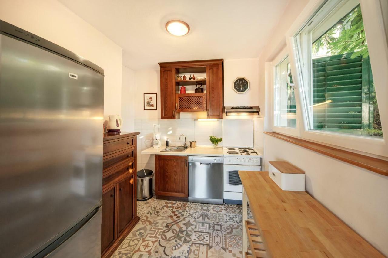 Figa Apartman Benko Milatic Jelsa  Esterno foto